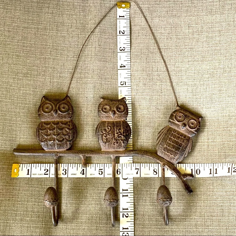 Adorable Owl Family Wall Hanging with Three Hooks